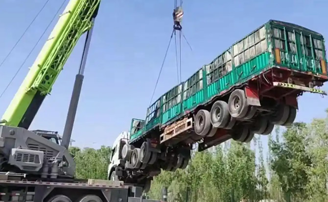 成都道路脱困救援案例